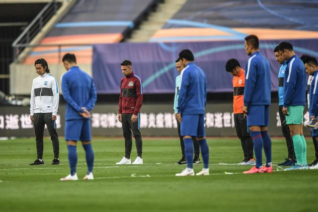 中国篮协官方:周琦加盟广东队 赵睿加盟新疆队